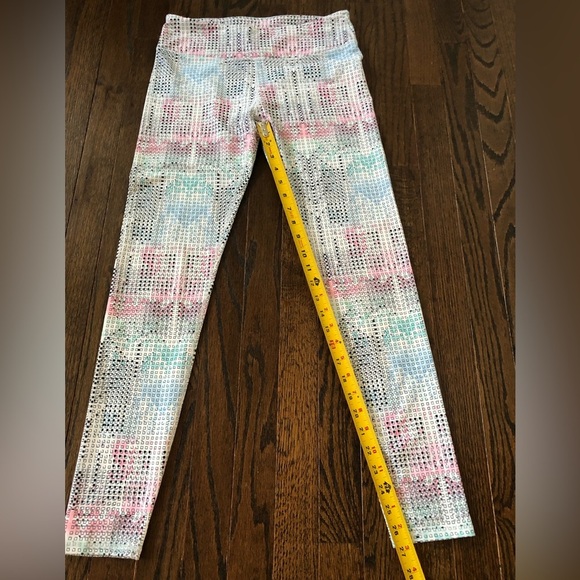 *LIKE NEW* Fabletics Women’s S Define PowerHold Mid-Rise Leggings - Arctic Print - Picture 11 of 12